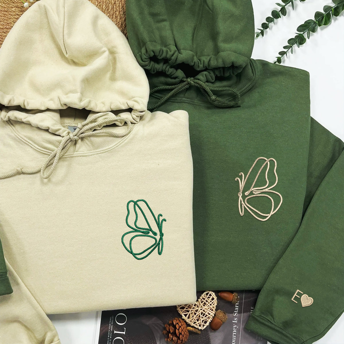 Sweats à capuche assortis avec papillons brodés personnalisés pour couples