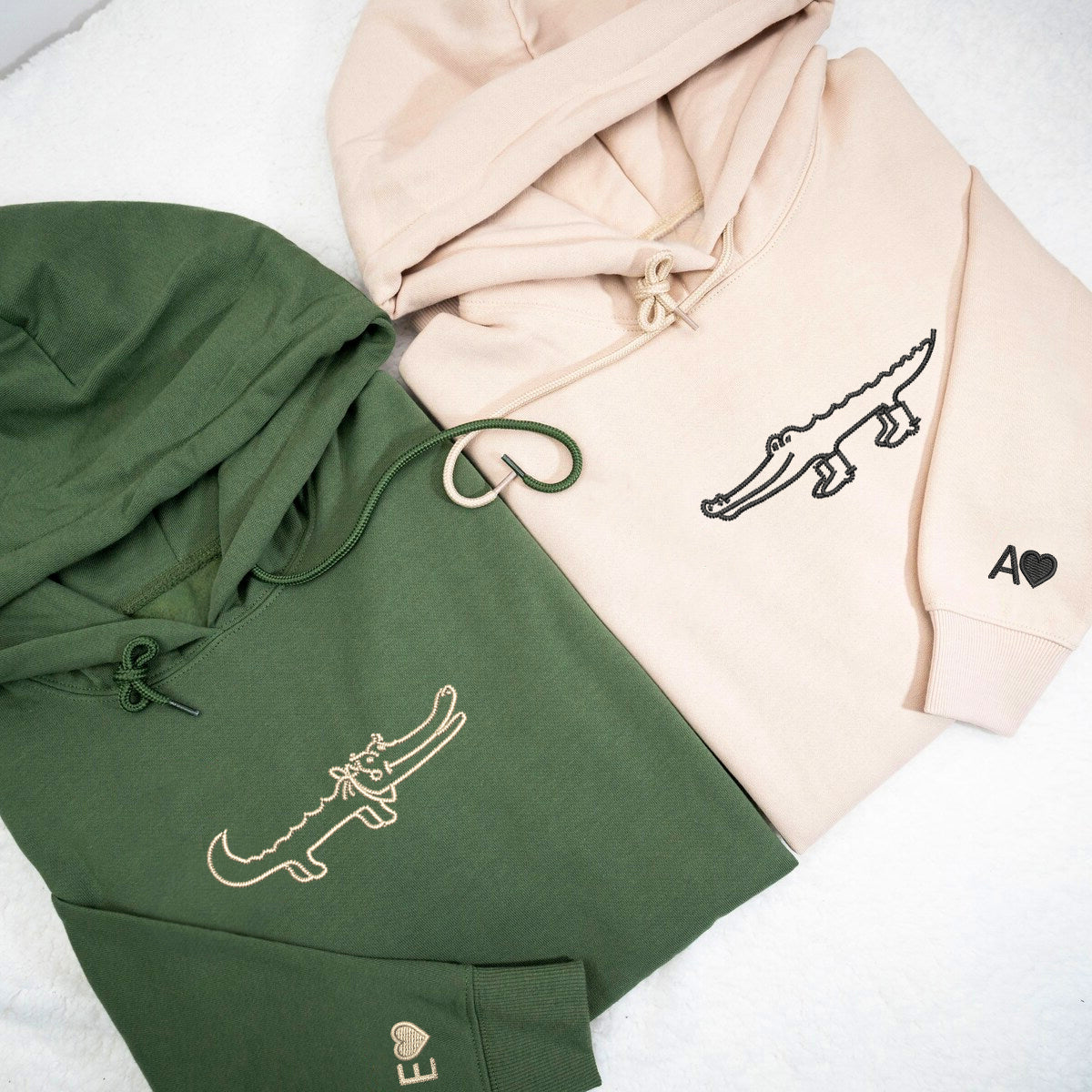 Sweats à capuche assortis avec motif crocodile brodé personnalisé pour couples