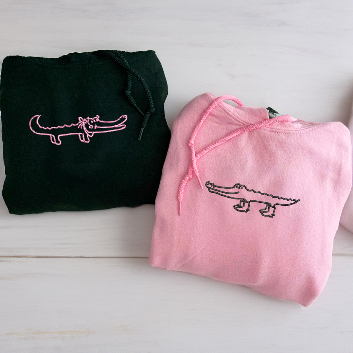 Sweats à capuche assortis avec motif crocodile brodé personnalisé pour couples
