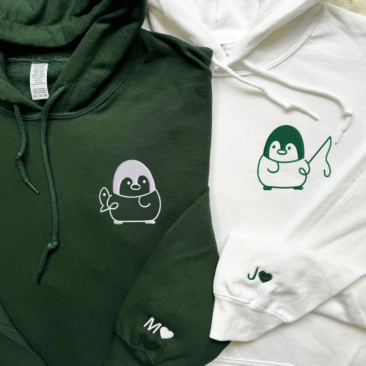 Sweats à capuche assortis brodés personnalisés avec motif pingouin pêcheur pour couples