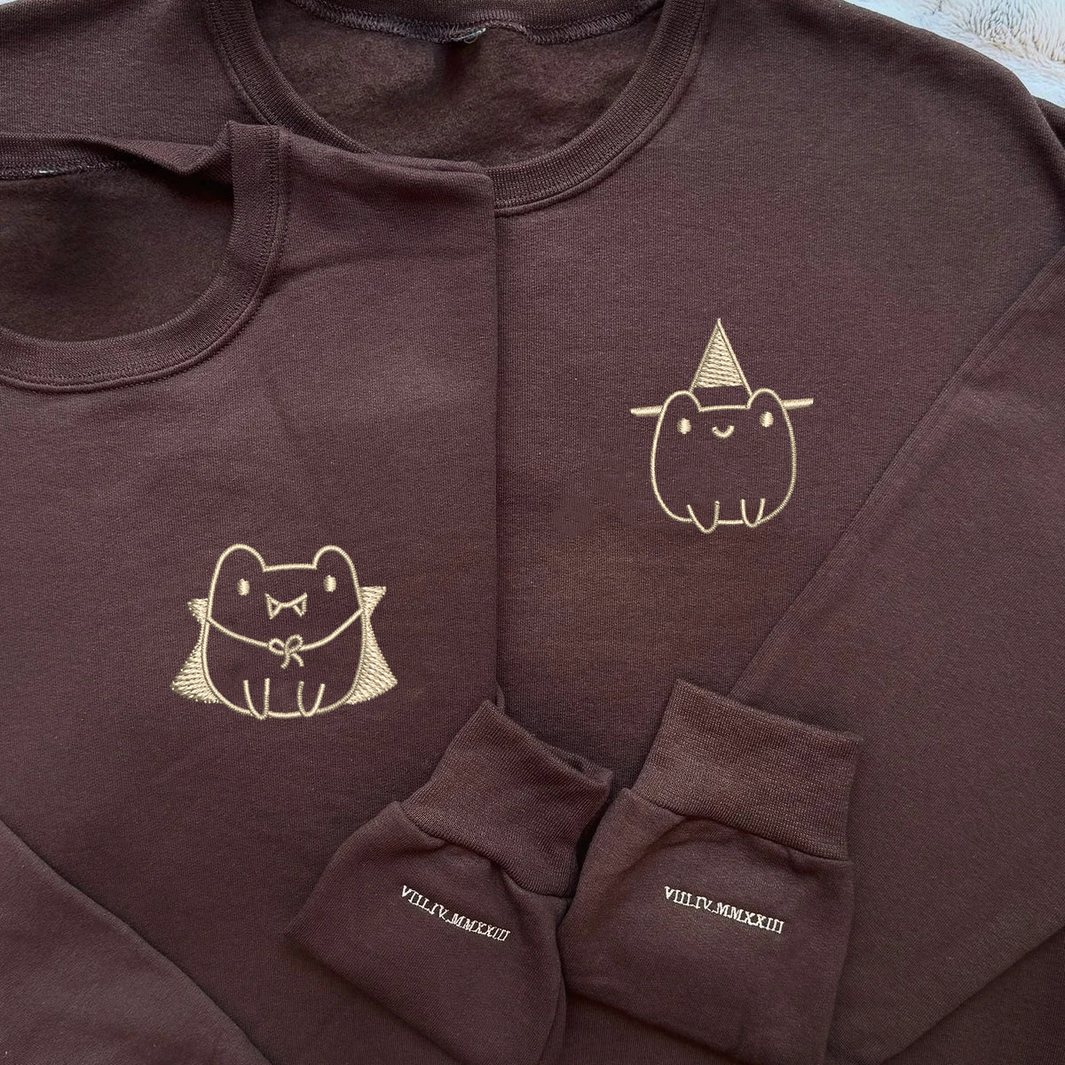 Benutzerdefinierte bestickte Frosch Halloween passende Hoodies für Paare