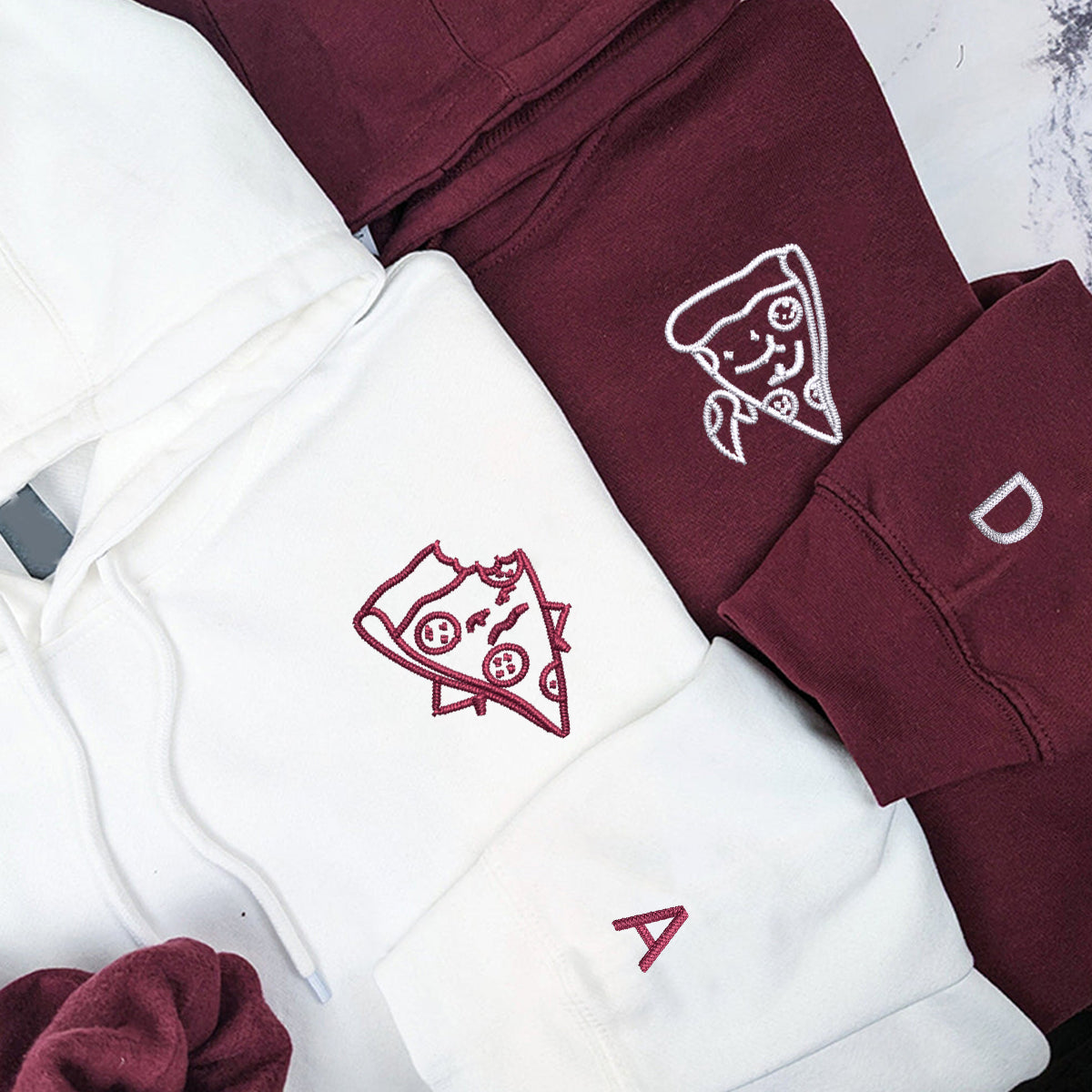 Individuell bestickte One Bite Pizza Passende Hoodies für Paare