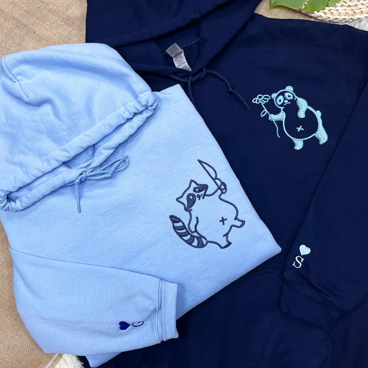 Individuell bestickte Panda- und Waschbär-Kapuzenpullover für Paare