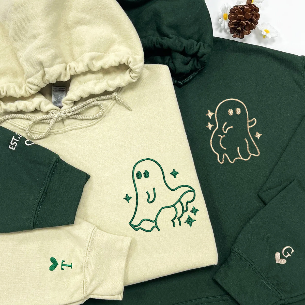 Sweats à capuche assortis brodés personnalisés Sassy Ghost pour couples