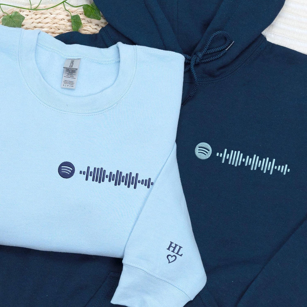 Individuell bestickte Engel- und Dämonenkatze-Kapuzenpullover für Paare