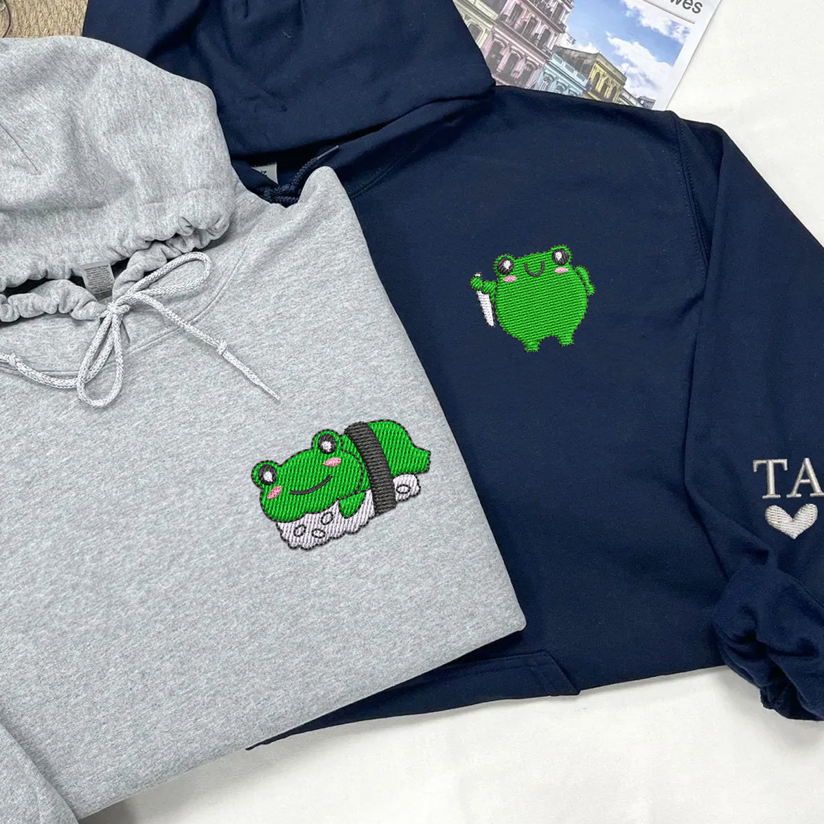 Sweats à capuche assortis brodés personnalisés avec grenouilles sushi pour couples