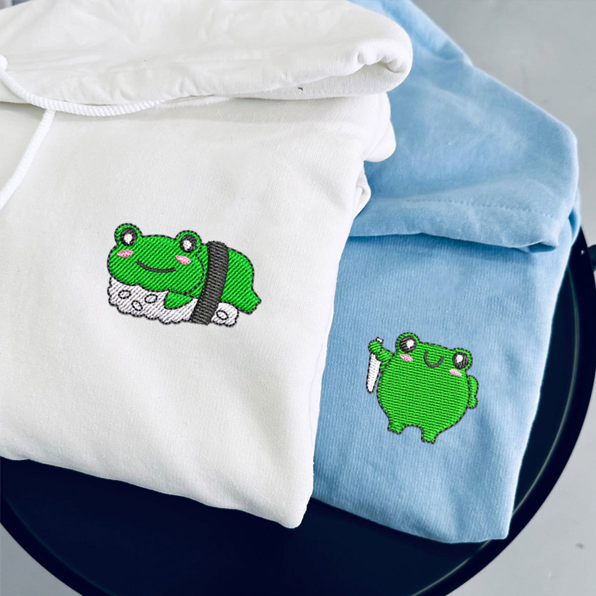 Sweats à capuche assortis brodés personnalisés avec grenouilles sushi pour couples