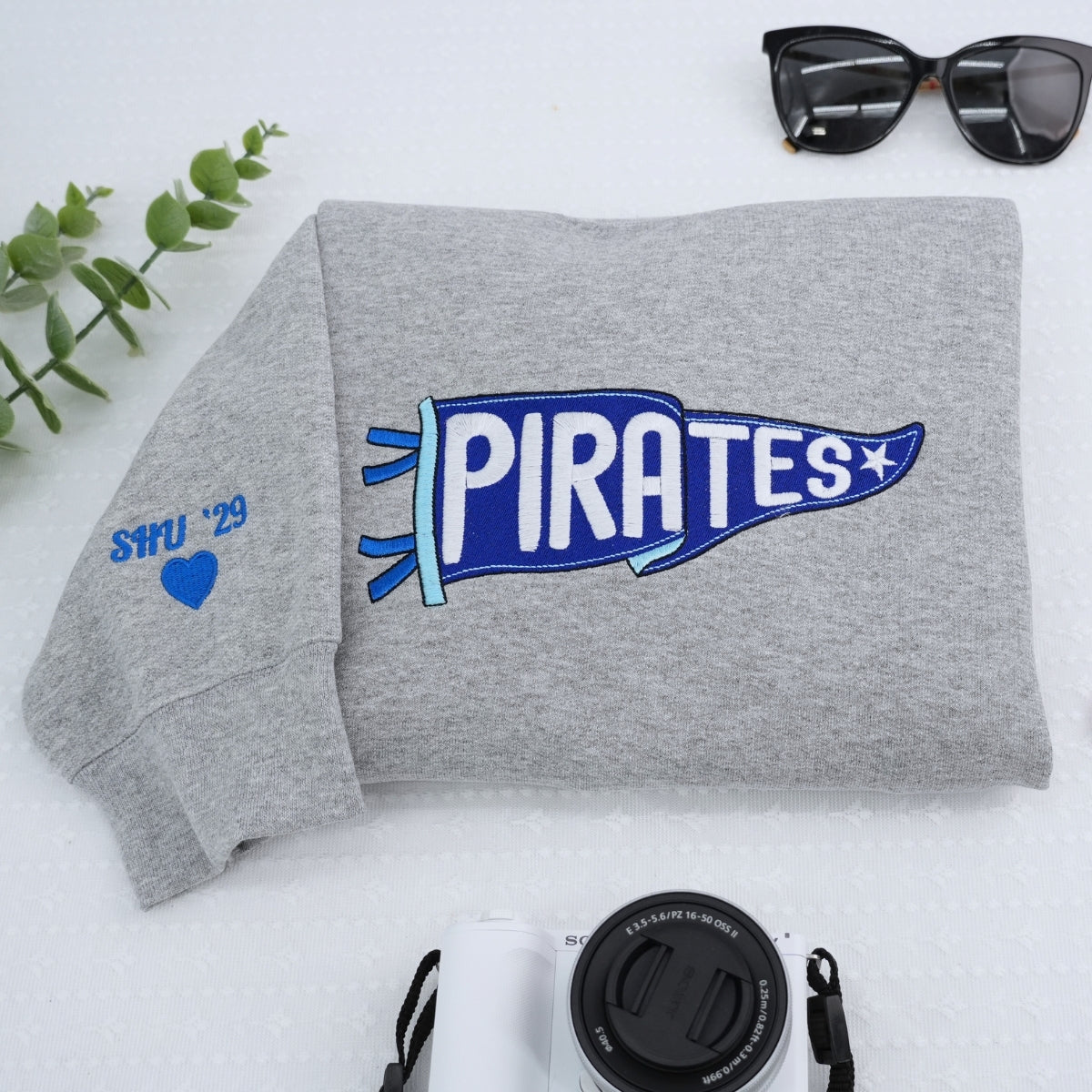 Sweats à capuche assortis brodés personnalisés avec ange et chat démon pour couples