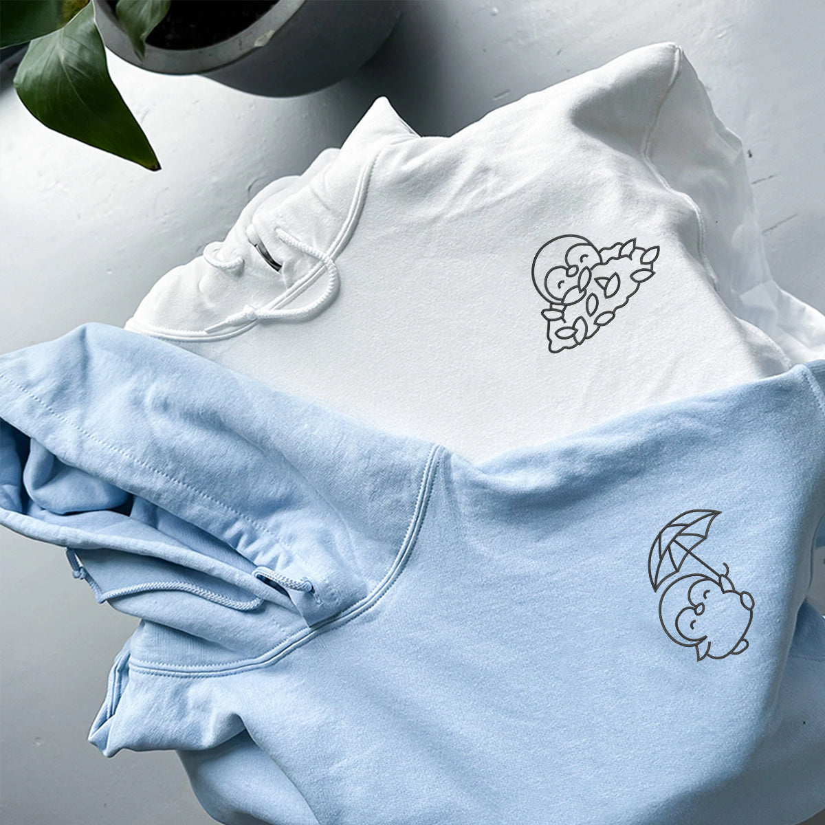 Individuell bestickte Engel- und Dämonenkatze-Kapuzenpullover für Paare