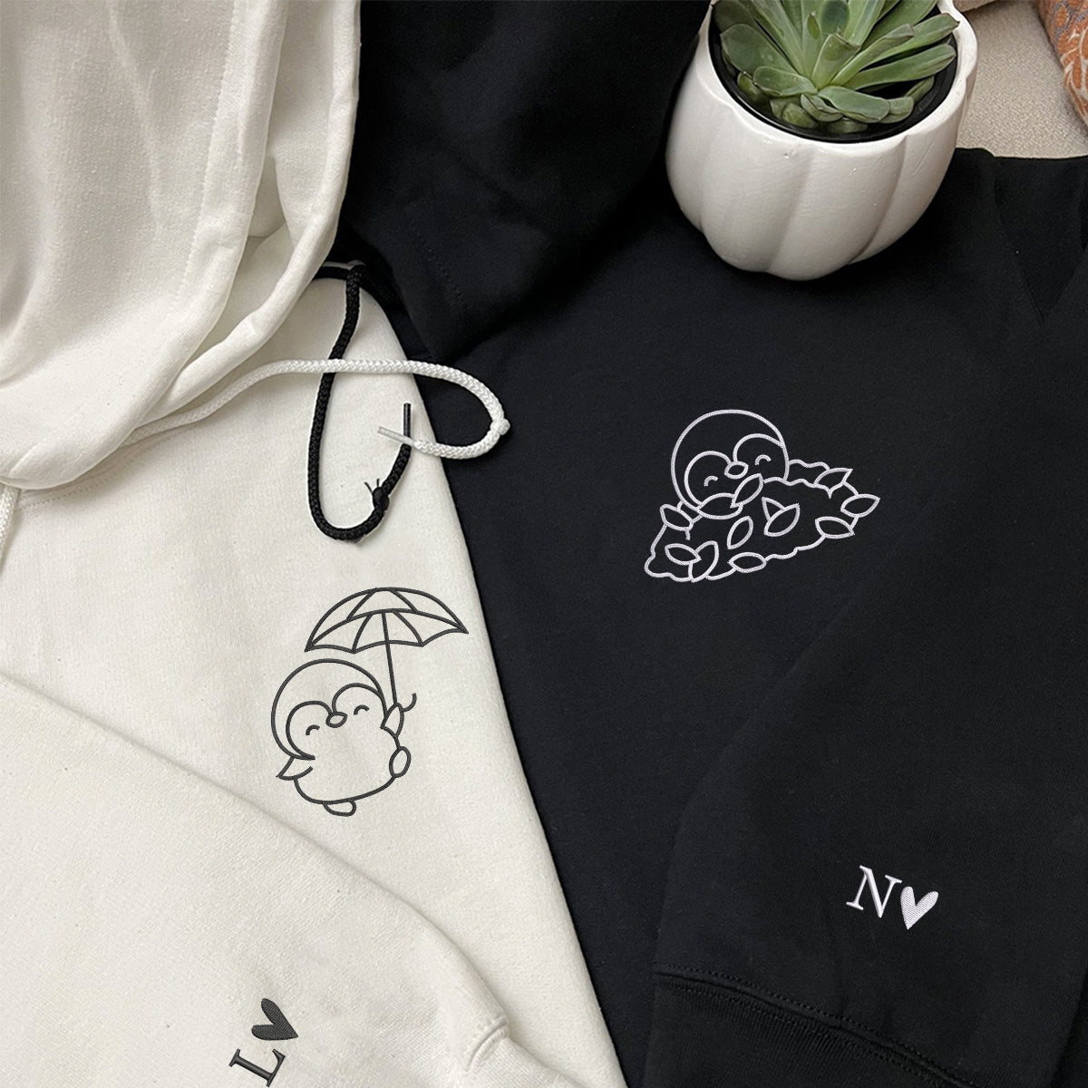 Individuell bestickte Engel- und Dämonenkatze-Kapuzenpullover für Paare