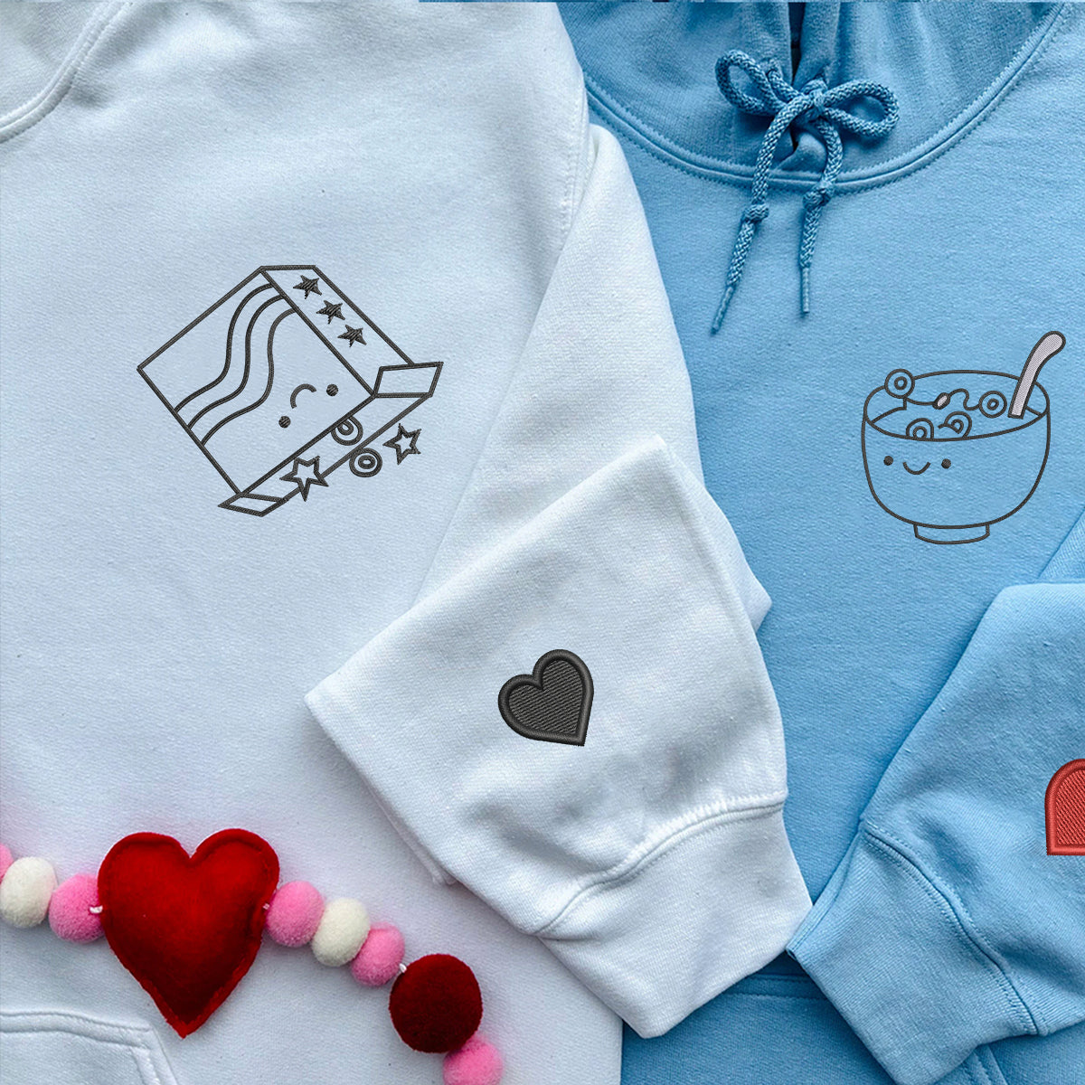 Individuell bestickte Frühstückszeit-Kapuzenpullover für Paare