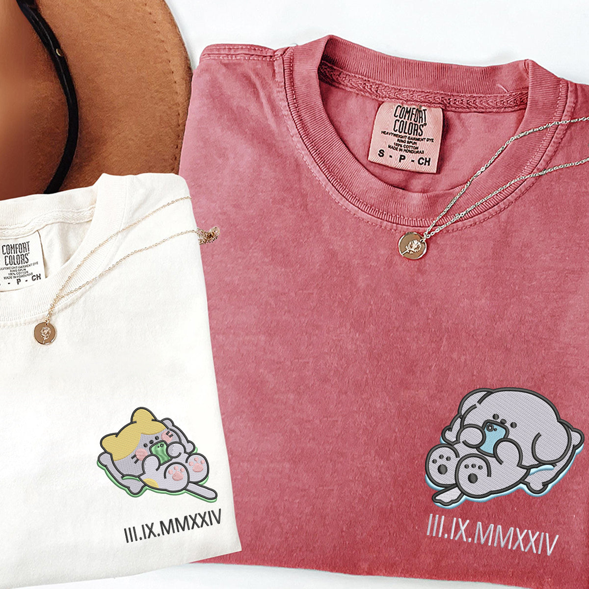 Individuell bestickte Katze x Hund Benutzerdefinierte römische Ziffer passende T-Shirts für Paare