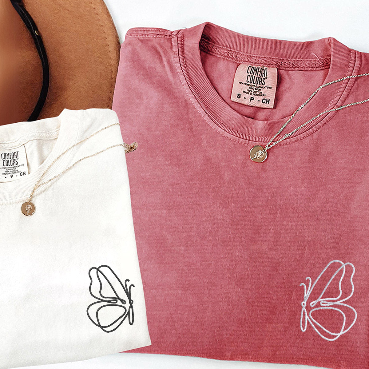 T-shirts assortis personnalisés avec papillons mignons brodés pour couples