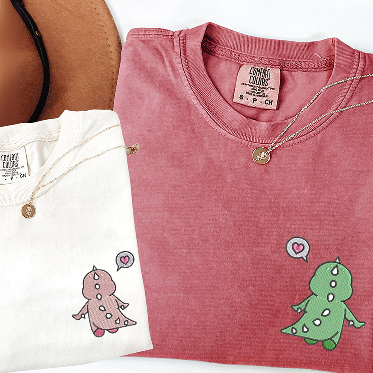 Benutzerdefinierte bestickte süße Dinosaurier V1 passende T-shirts für Paare