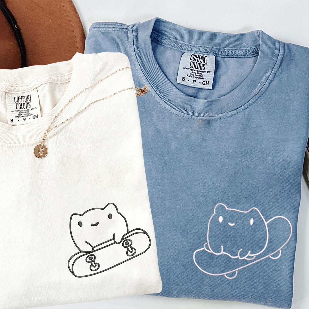 Custom Embroidered Cute Frog Skateboards Matching T-shirts for Couples