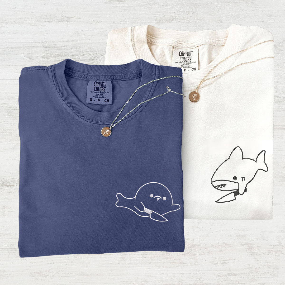 T-shirts personnalisés brodés avec un joli requin et un phoque assortis pour les couples