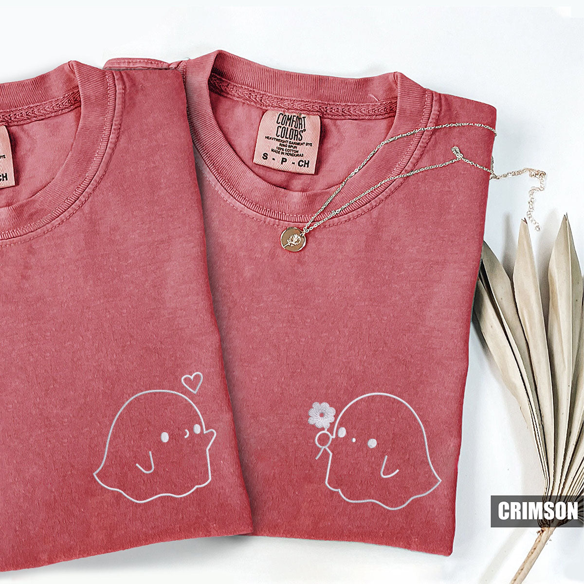 T-shirts assortis personnalisés brodés avec un joli fantôme pour couples