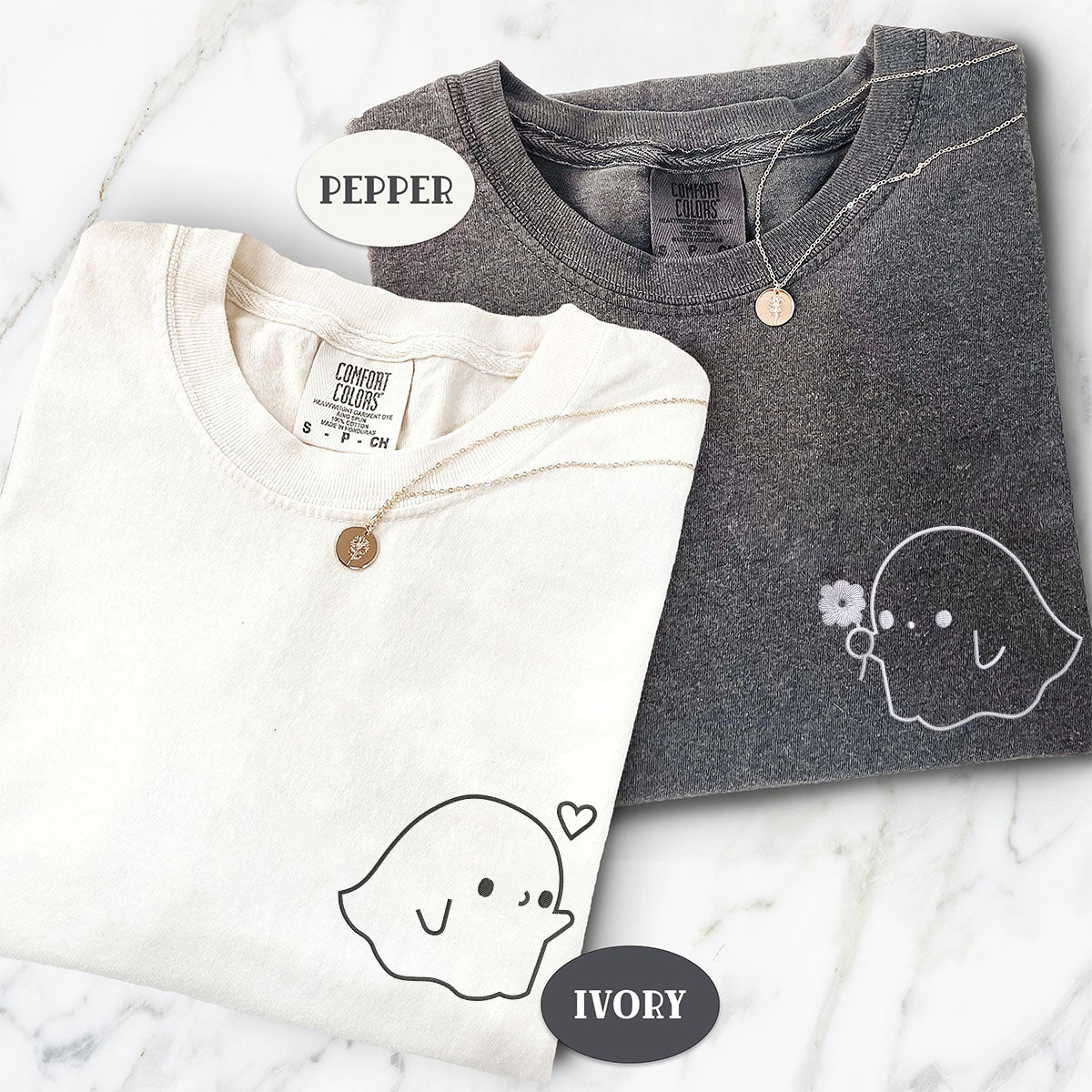 T-shirts assortis personnalisés brodés avec un joli fantôme pour couples
