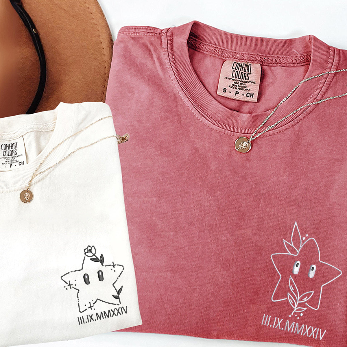 T-shirts personnalisés brodés avec des étoiles mignonnes et des chiffres romains pour couples