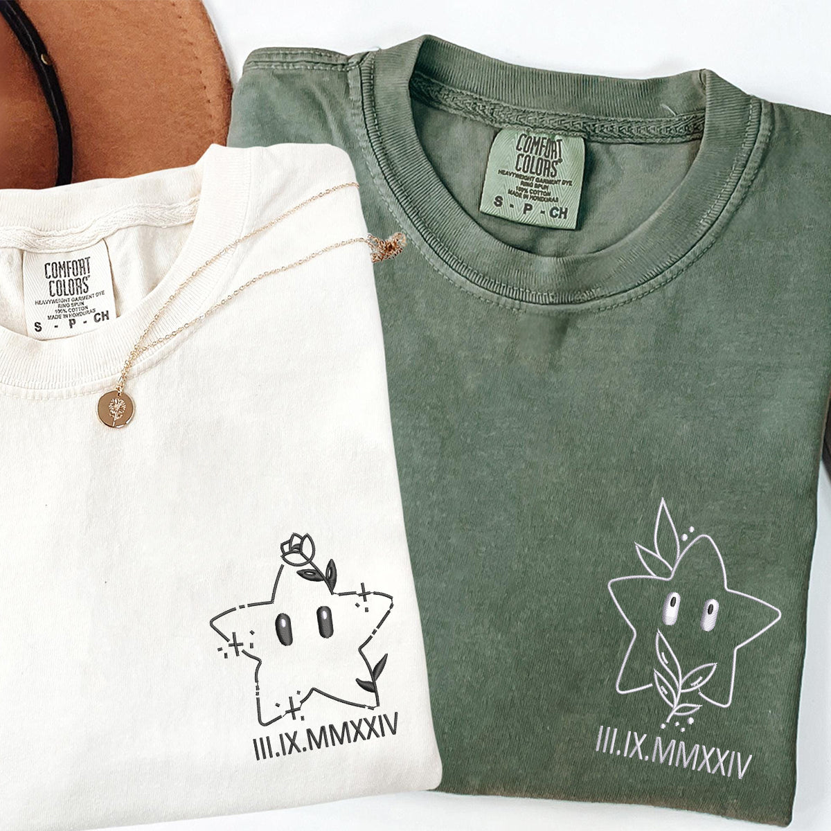 T-shirts personnalisés brodés avec des étoiles mignonnes et des chiffres romains pour couples