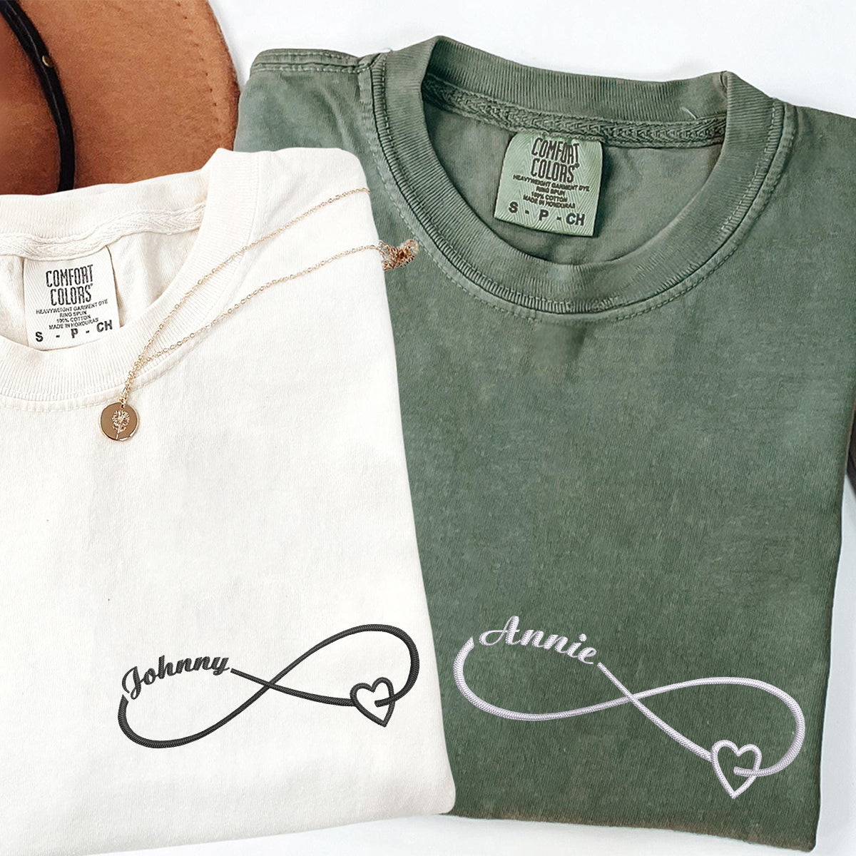 T-shirts assortis brodés personnalisés Roi et Reine des Grenouilles pour couples