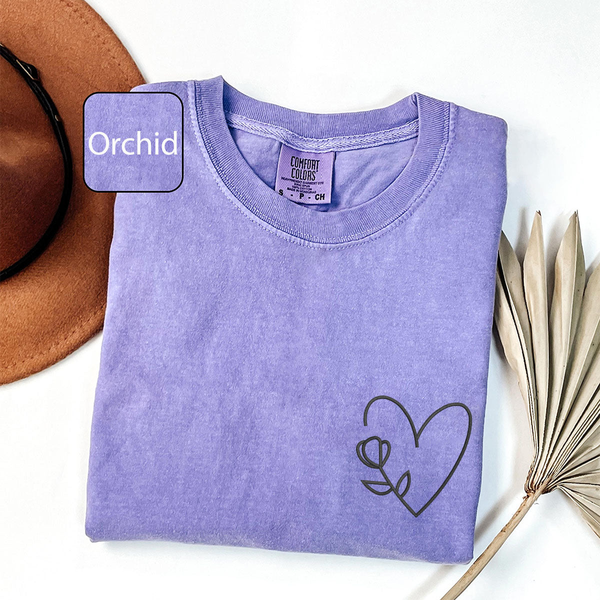 Individuell bestickte Blumenherz-T-Shirts für Paare