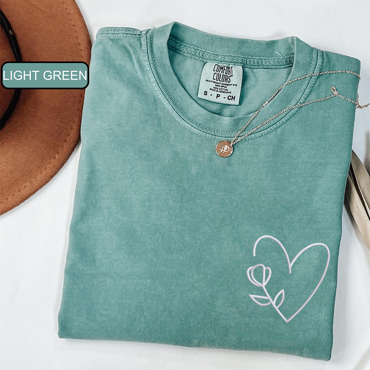 Individuell bestickte Blumenherz-T-Shirts für Paare