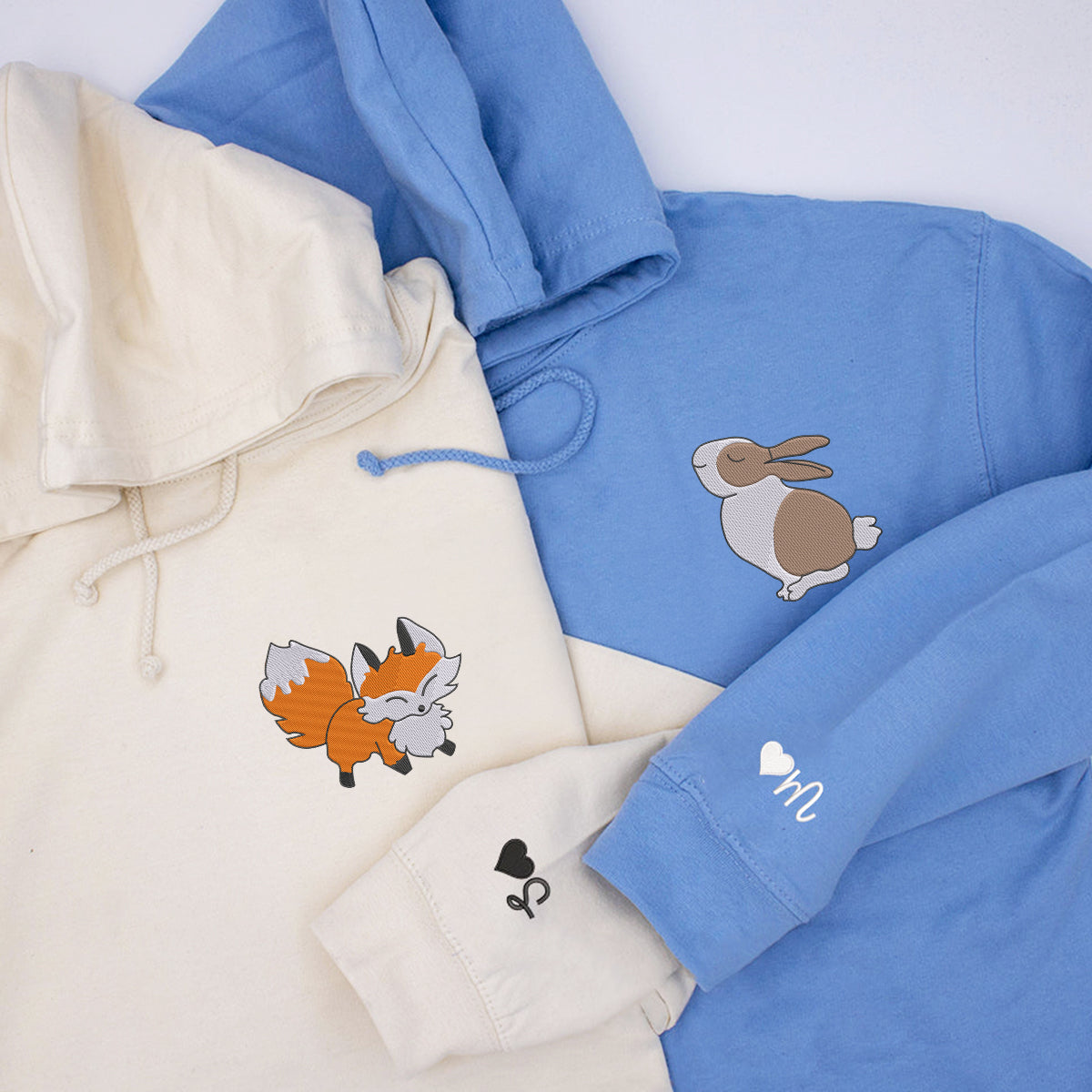 Individuell bestickte Fuchs- und Kaninchen-Kapuzenpullover für Paare