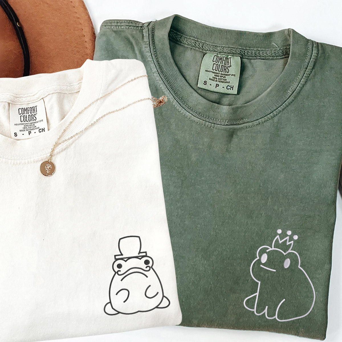 T-shirts assortis brodés personnalisés Roi et Reine des Grenouilles pour couples