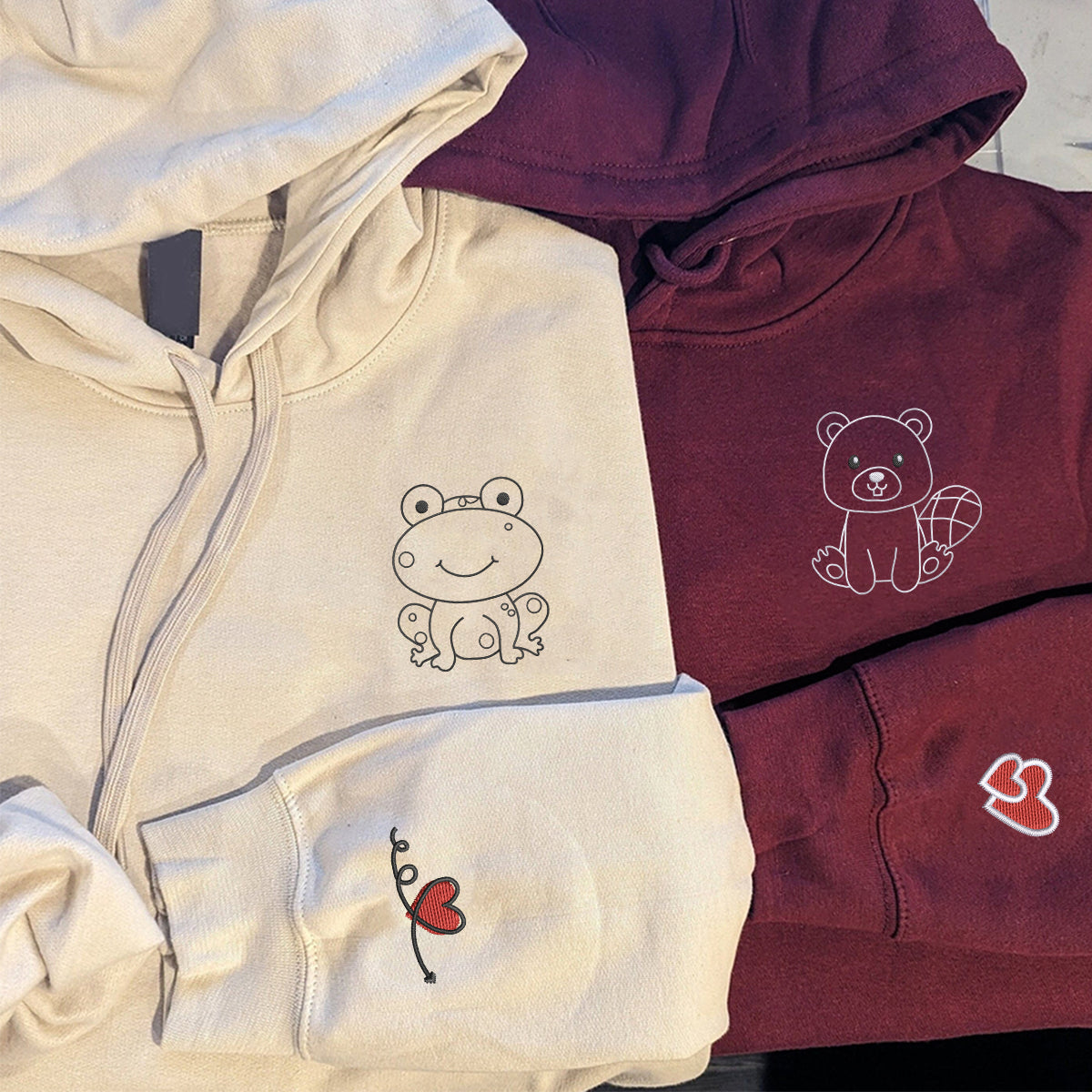 Sweats à capuche assortis brodés personnalisés grenouille et castor pour couples