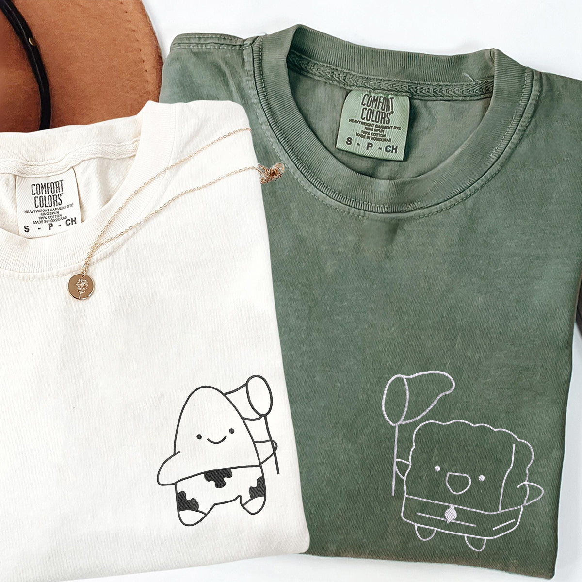 T-shirts assortis brodés personnalisés Roi et Reine des Grenouilles pour couples