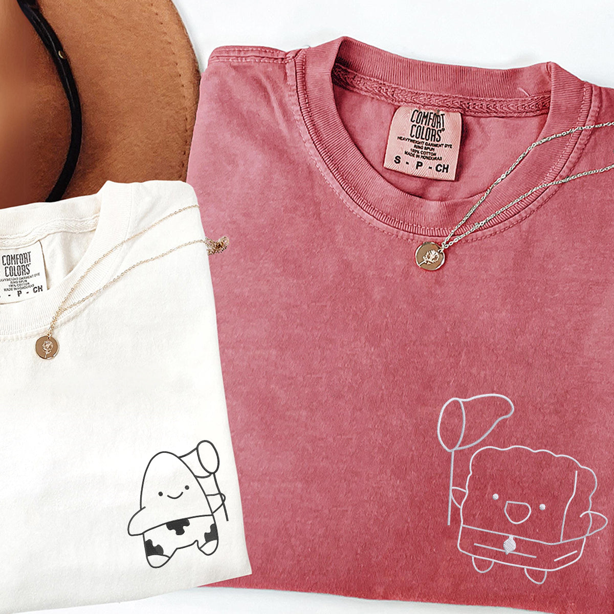 T-shirts assortis brodés personnalisés Roi et Reine des Grenouilles pour couples