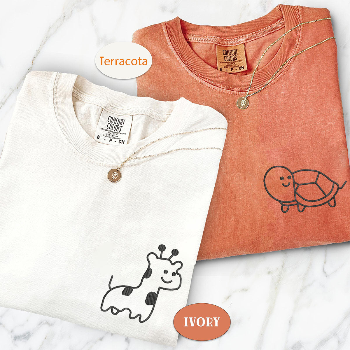 Individuell bestickte Giraffe und Schildkröte passende T-Shirts für Paare