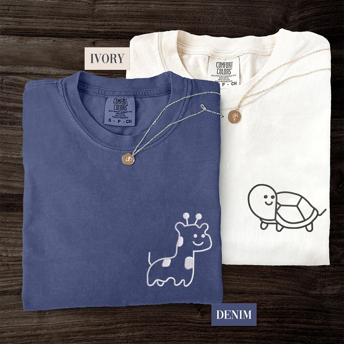 Individuell bestickte Giraffe und Schildkröte passende T-Shirts für Paare