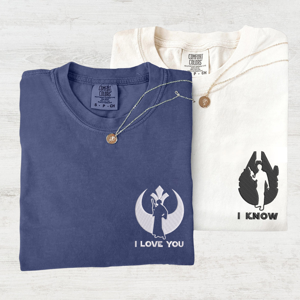 Individuell bestickte „I Love You And I Know“-T-Shirts für Paare