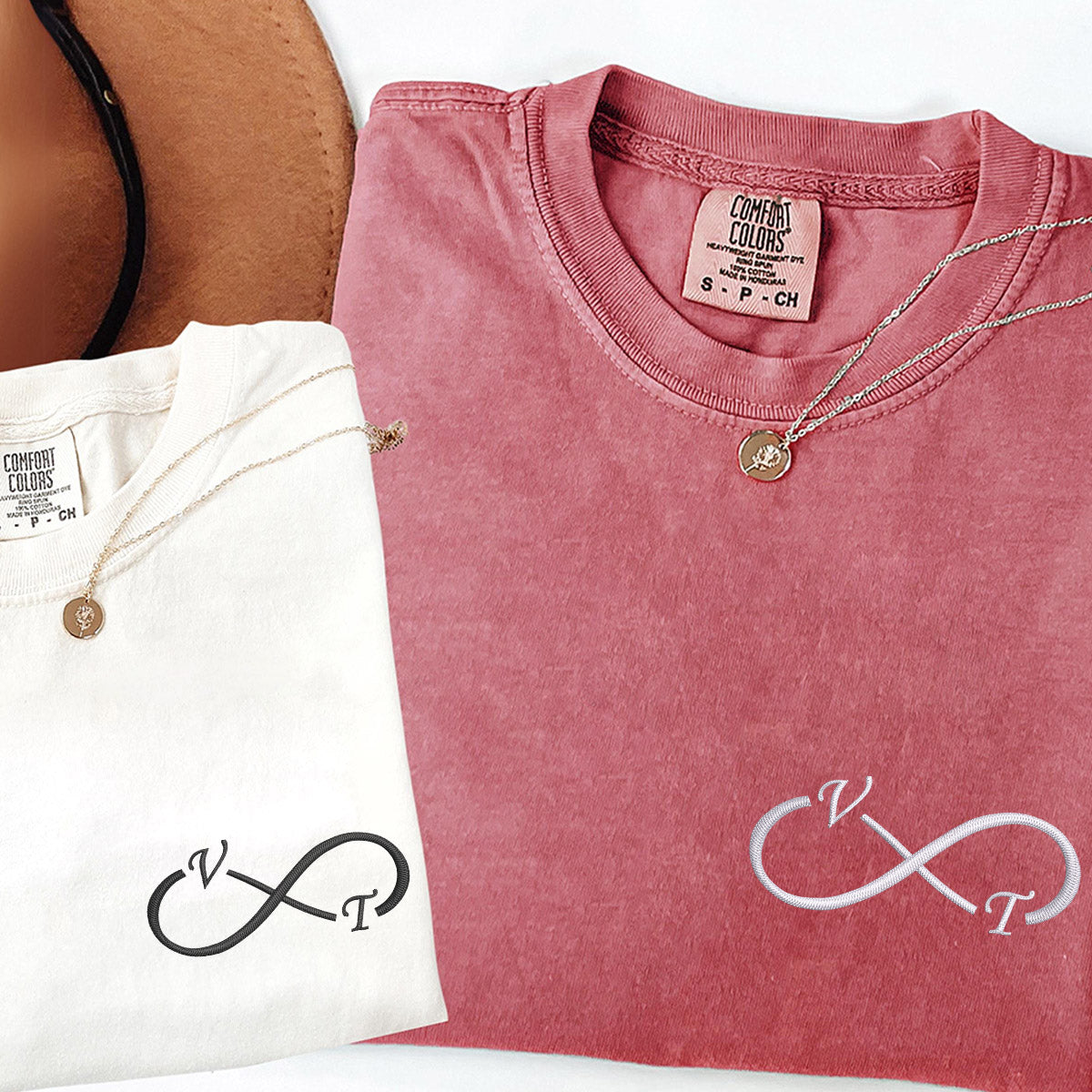 T-shirts personnalisés brodés « Je t'aime à l'infini » assortis pour couples