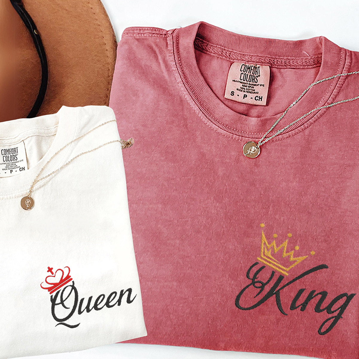 T-shirts personnalisés brodés représentant le roi et la reine pour les couples