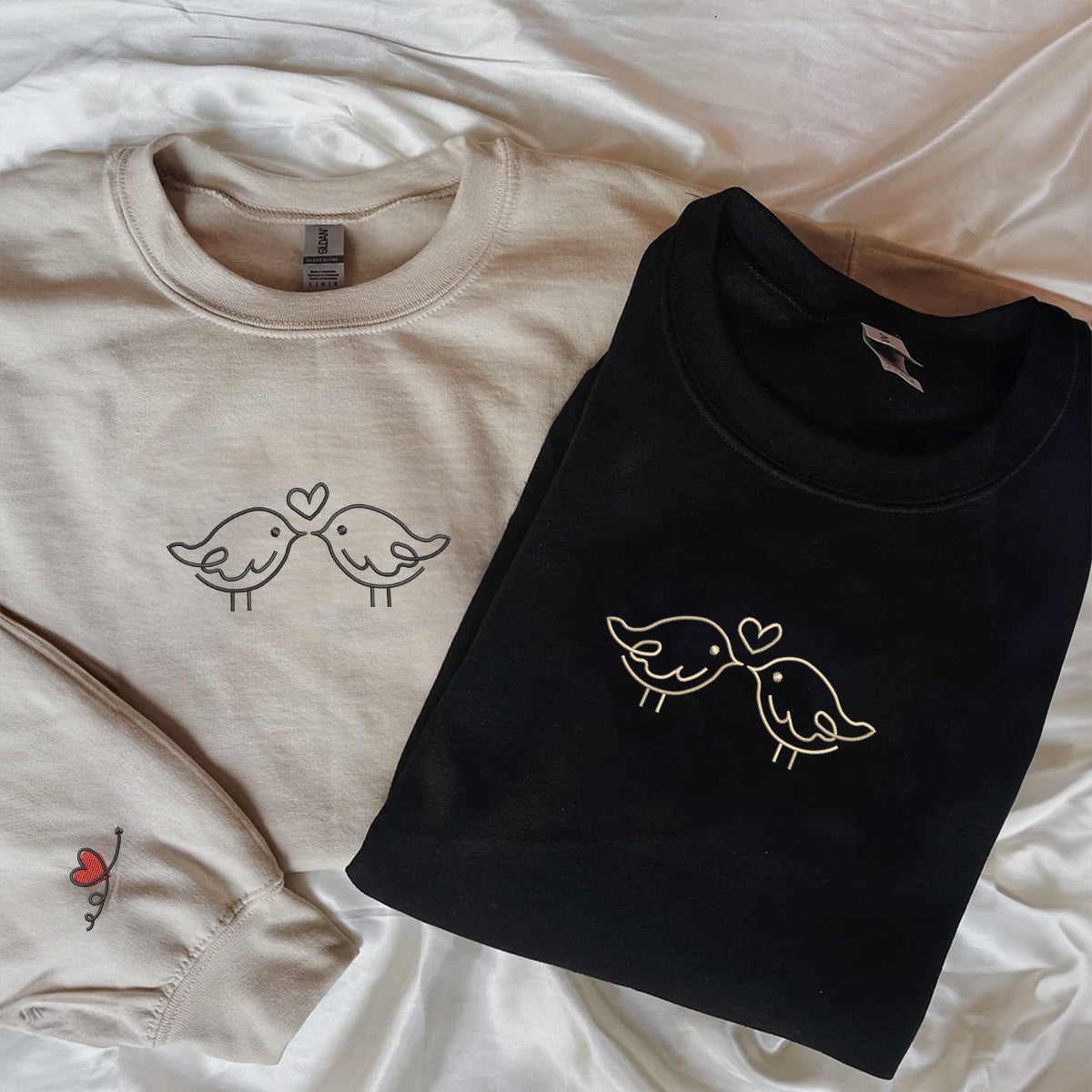 Individuell bestickte Kussvogel-Kapuzenpullover für Paare