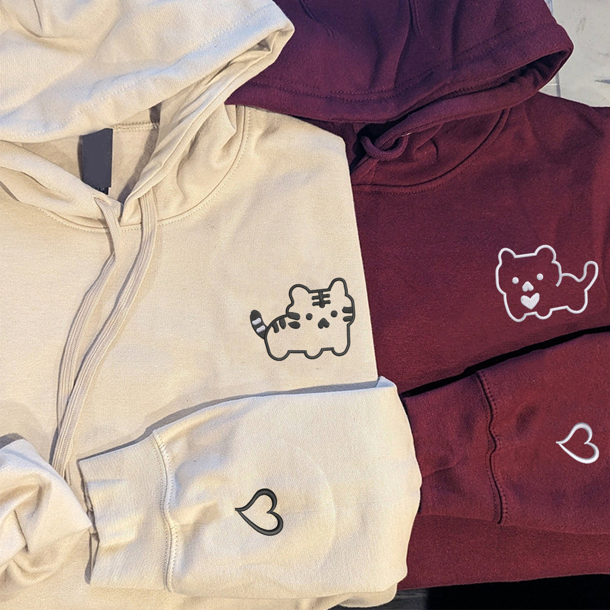 Sweats à capuche assortis et personnalisés avec motif chaton brodé pour couples