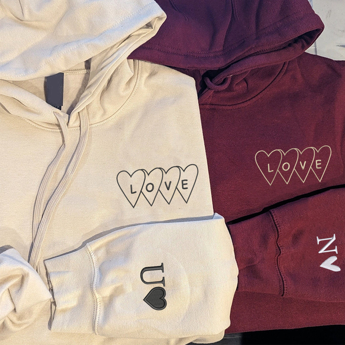 Individuell bestickte Liebesherz-Kapuzenpullover für Paare