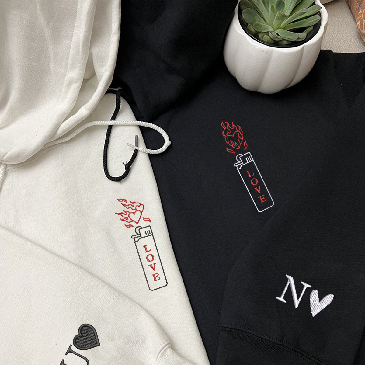Individuell bestickte Love On Fire passende Hoodies für Paare