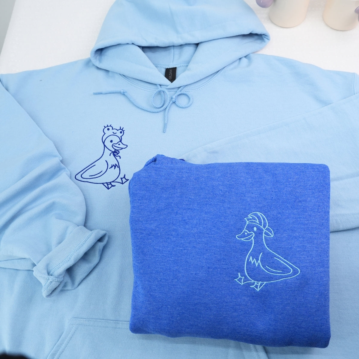 Individuell bestickte passende Hoodies mit hübscher Ente für Paare