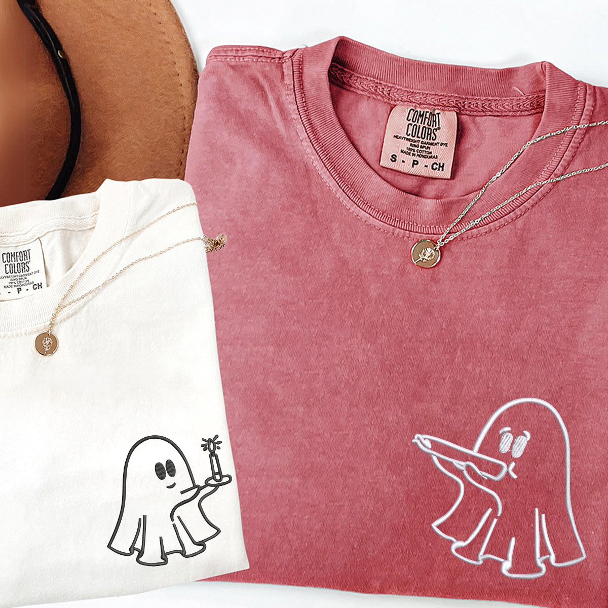 T-shirts personnalisés brodés « Besoin d'un fantôme de stoner léger » assortis pour couples