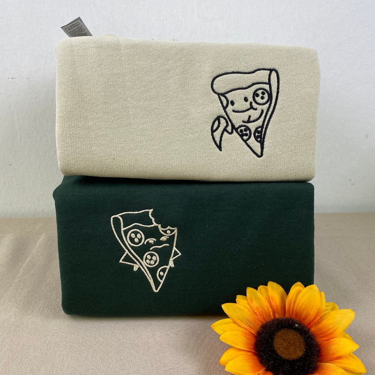 Individuell bestickte One Bite Pizza Passende Hoodies für Paare