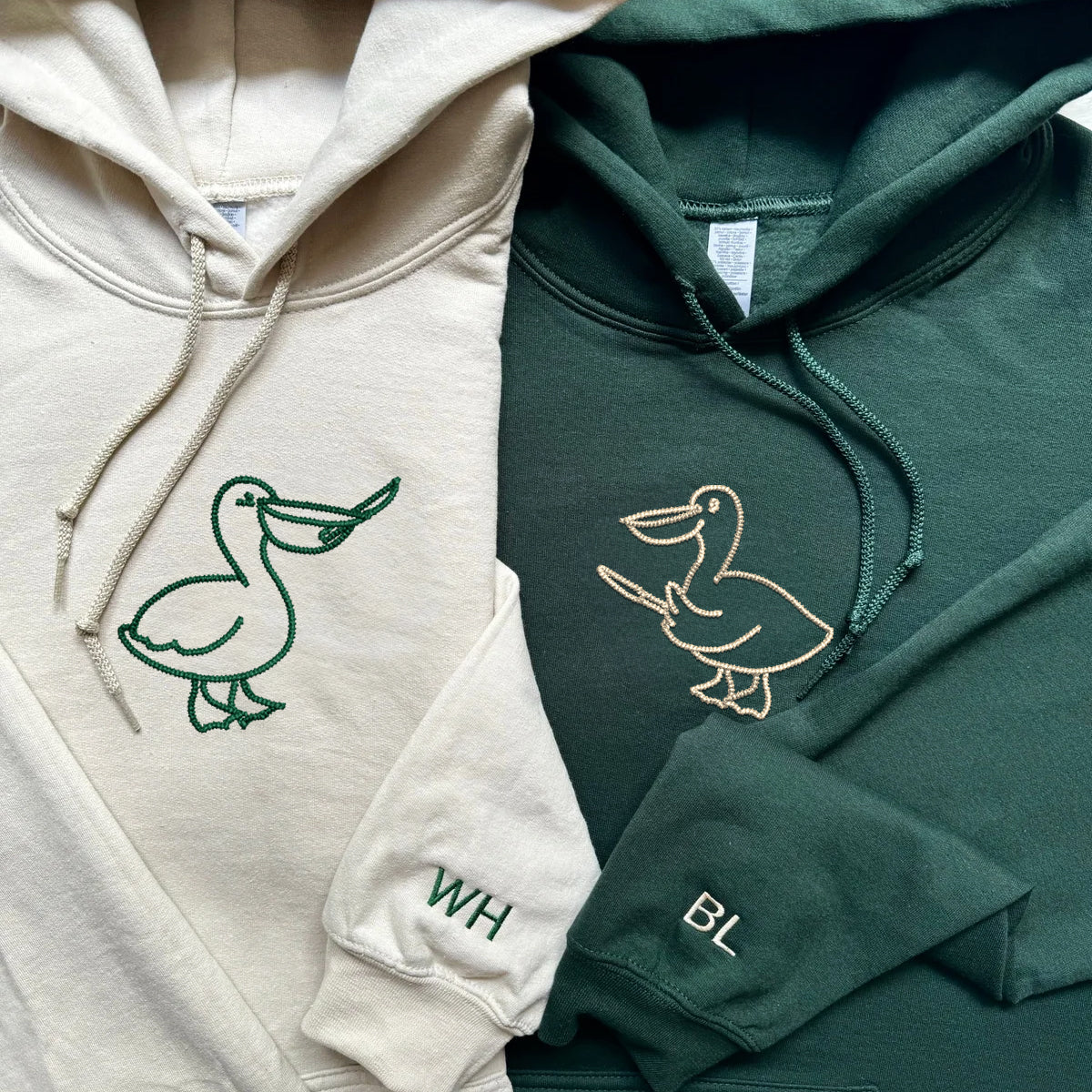 Individuell bestickte Pelikanmesser-Kapuzenpullover für Paare