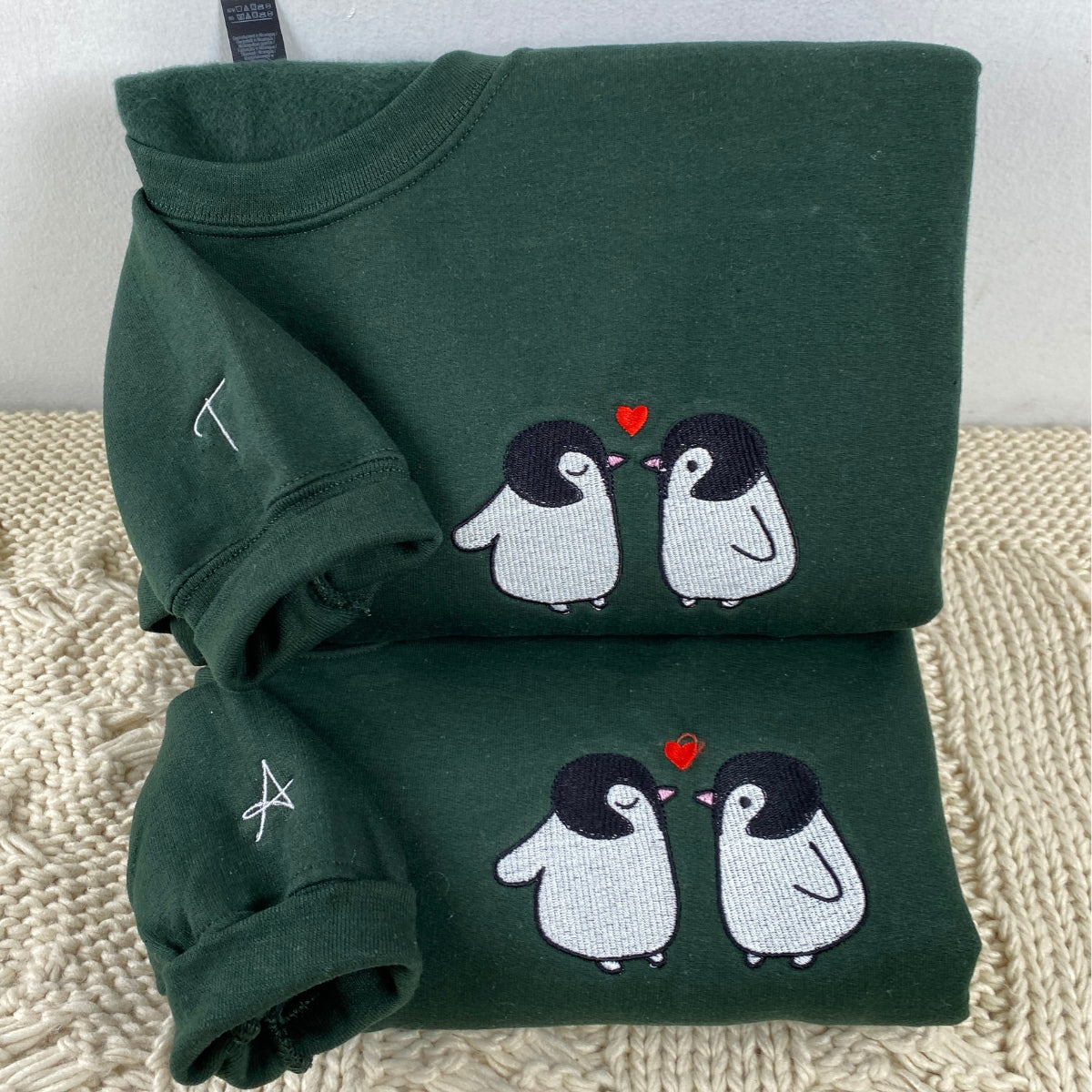 Individuell bestickte Pinguin-Love-Kapuzenpullover für Paare