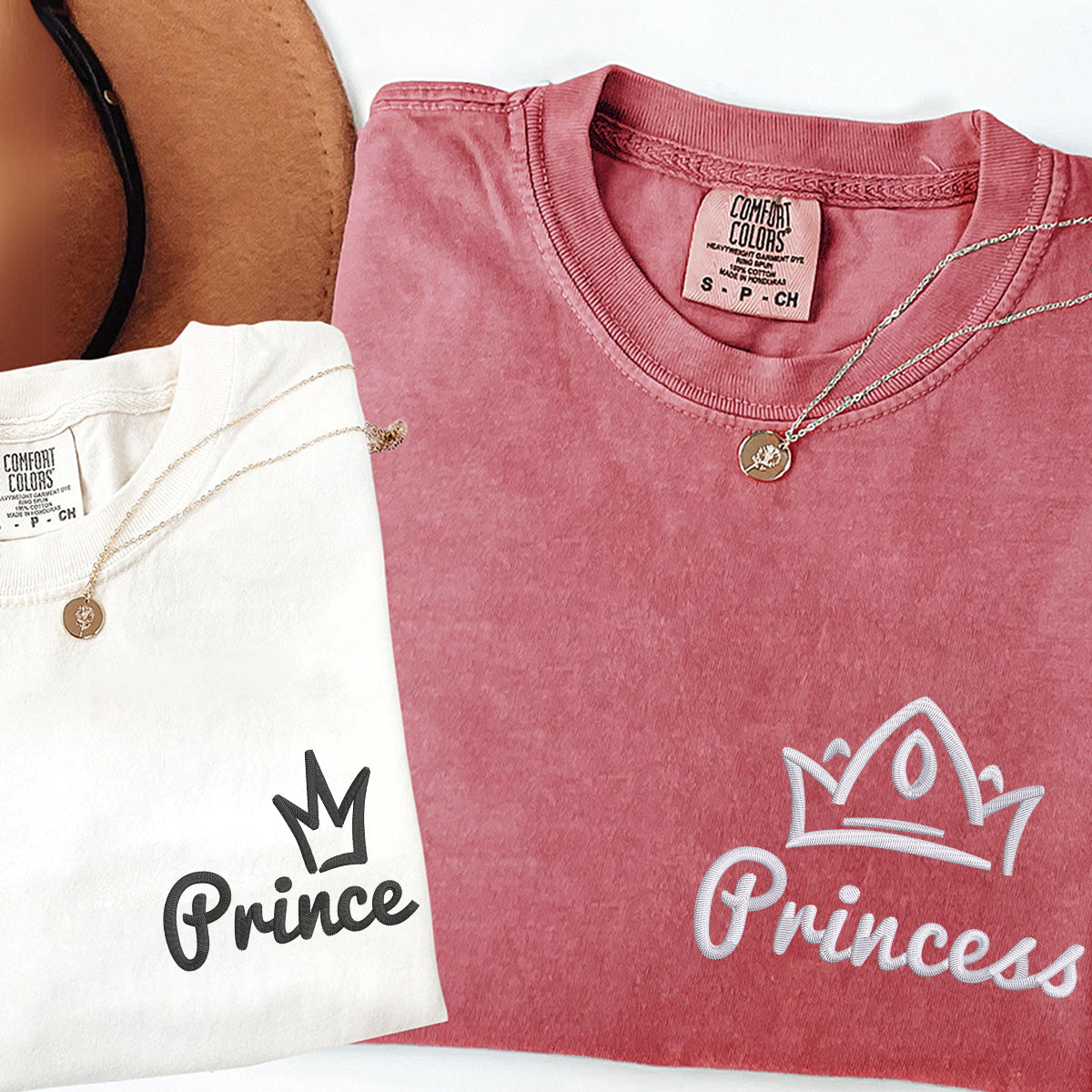 T-shirts assortis brodés Princesse x Prince pour couples