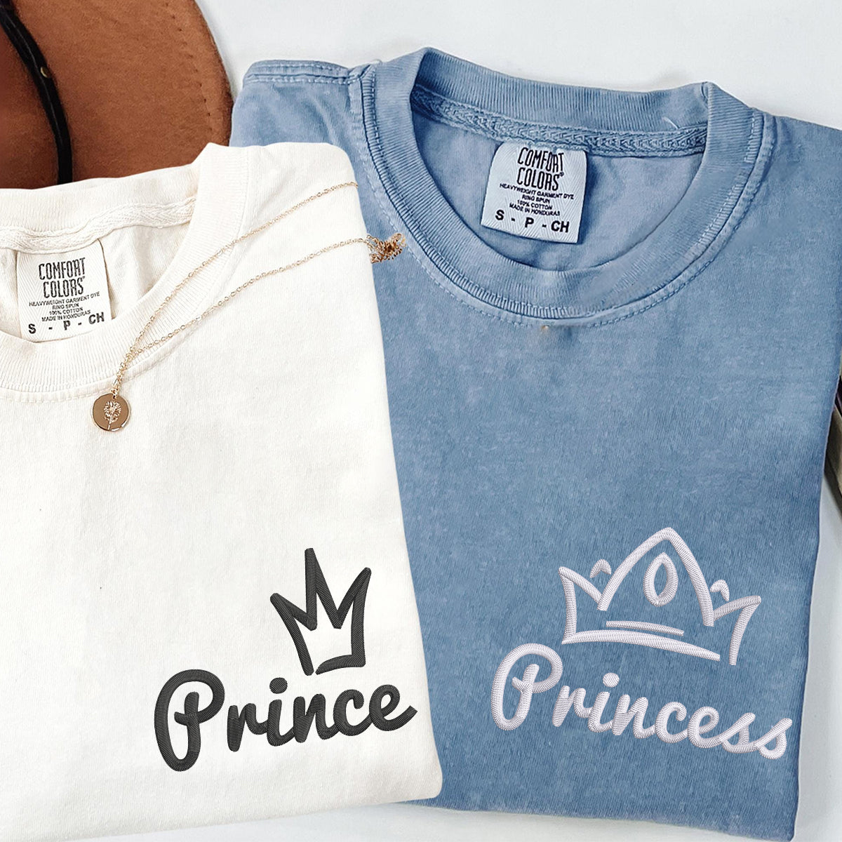 T-shirts assortis brodés Princesse x Prince pour couples