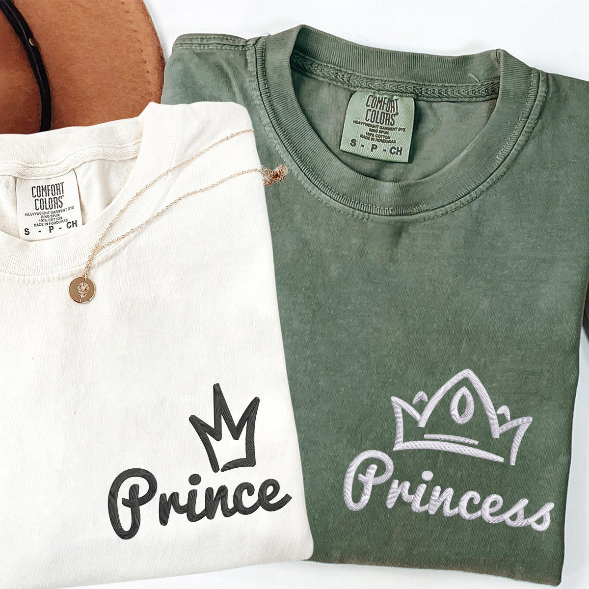 T-shirts assortis brodés Princesse x Prince pour couples