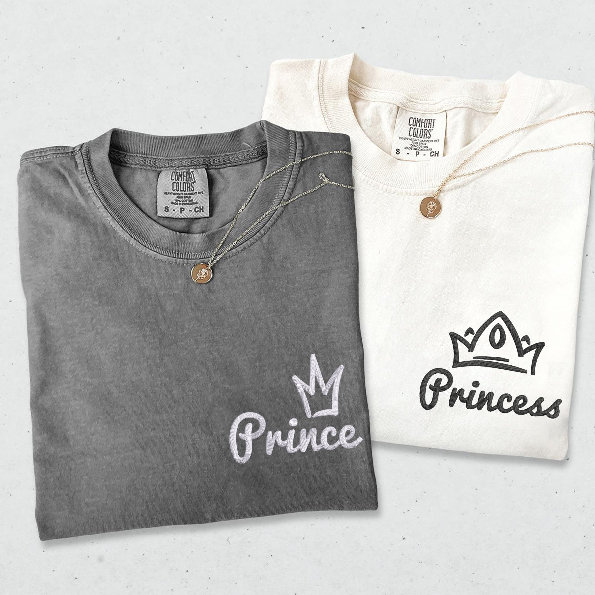 T-shirts assortis brodés Princesse x Prince pour couples